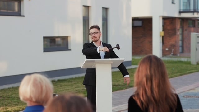 Featured image for Tips for Bidding at Auction: Proven Strategies to Win Your Next Property